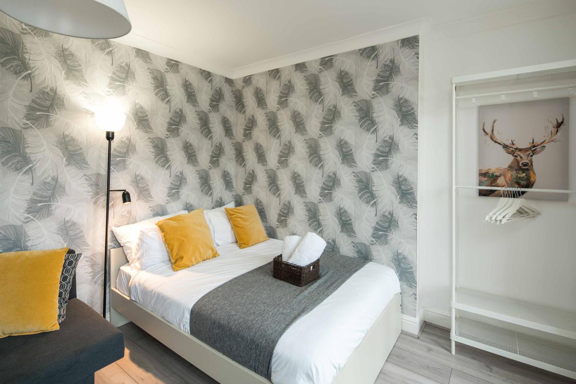 Private Double Room Shared Bathroom Near City Centre London Exterior photo